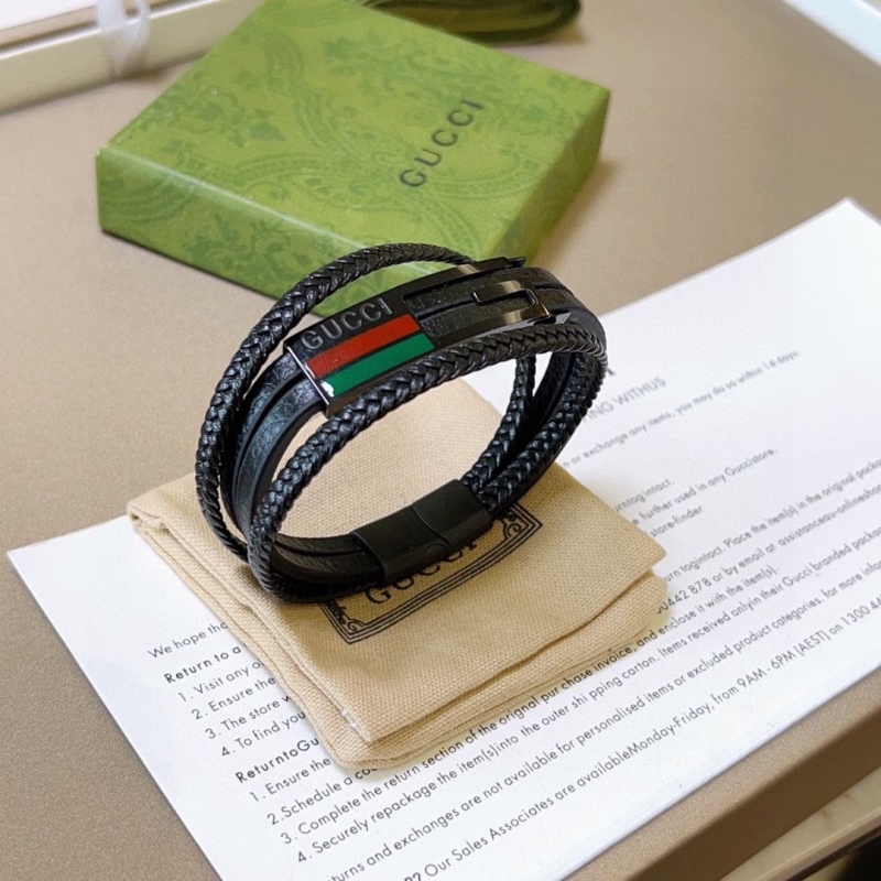 G*u*i bracelets